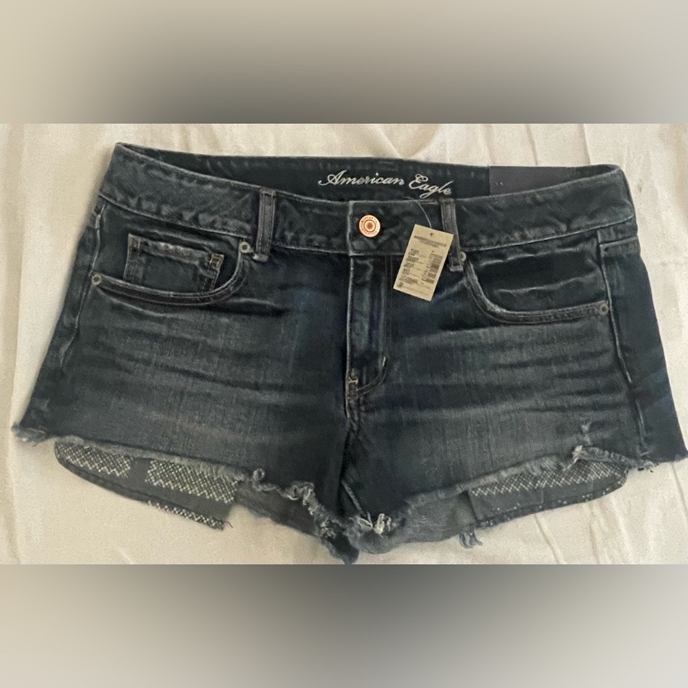 American Eagle woman’s low rise shortie denim shorts size 12